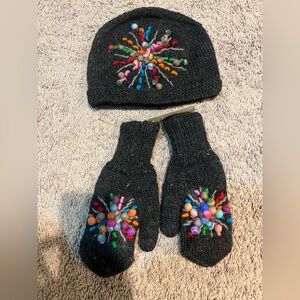 NWT 100% Wool Handmade hat and mittens